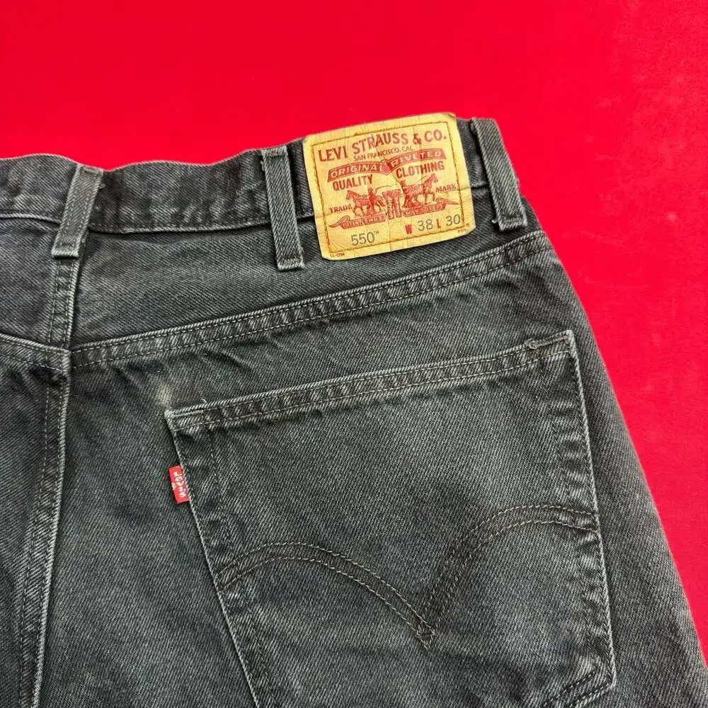 Vintage Levi's 550 Jeans Mens 38 x 30 Relaxed FIT Black Denim 2004 Y2K Grunge FA